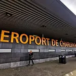 Rive Gauche F Centre - Gare - Aeroport * 샤를루아