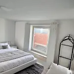 아파트 Rive Gauche F Centre - Gare - Aeroport 샤를루아