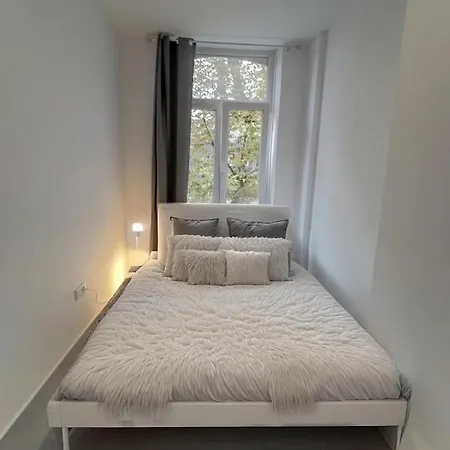 Rive Gauche F Centre - Gare - Aeroport Apartment Charleroi