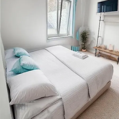 Rive Gauche F Centre - Gare - Aéroport * Charleroi